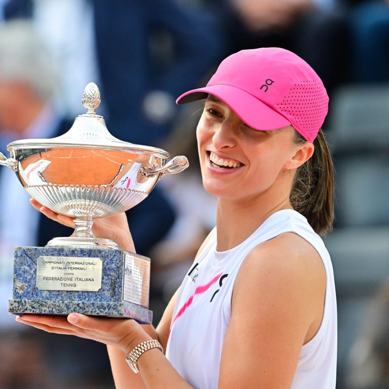 Iga Swiatek stands alone on the WTA after completing Madrid-Rome double