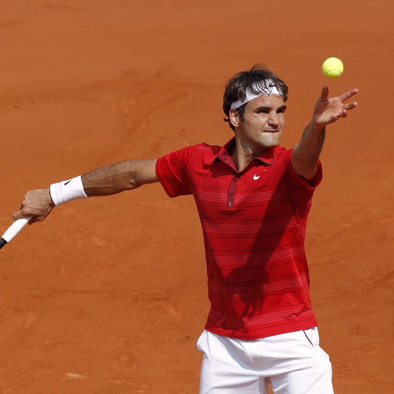 Bid on the racquet Roger Federer used in his last Roland Garros final