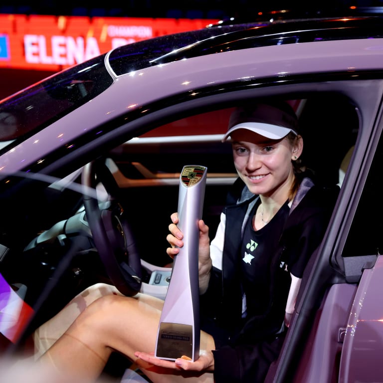 Without a driver's license, what will Elena Rybakina do with the Stuttgart Porsche?