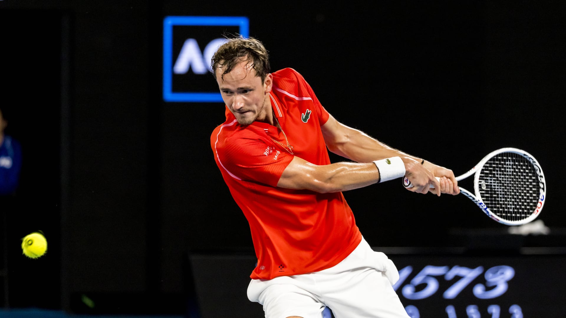 With Alcaraz and Kyrgios out, Daniil Medvedev creeps back toward the Australian Open spotlight