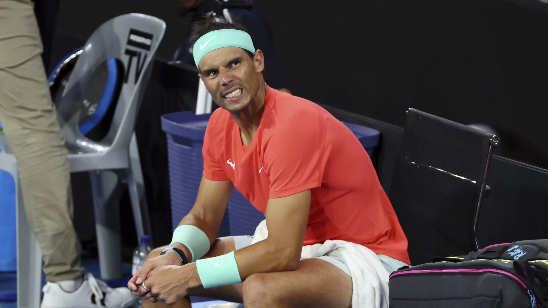Injured Rafael Nadal out in 2nd round of Australian Open - Los Angeles Times