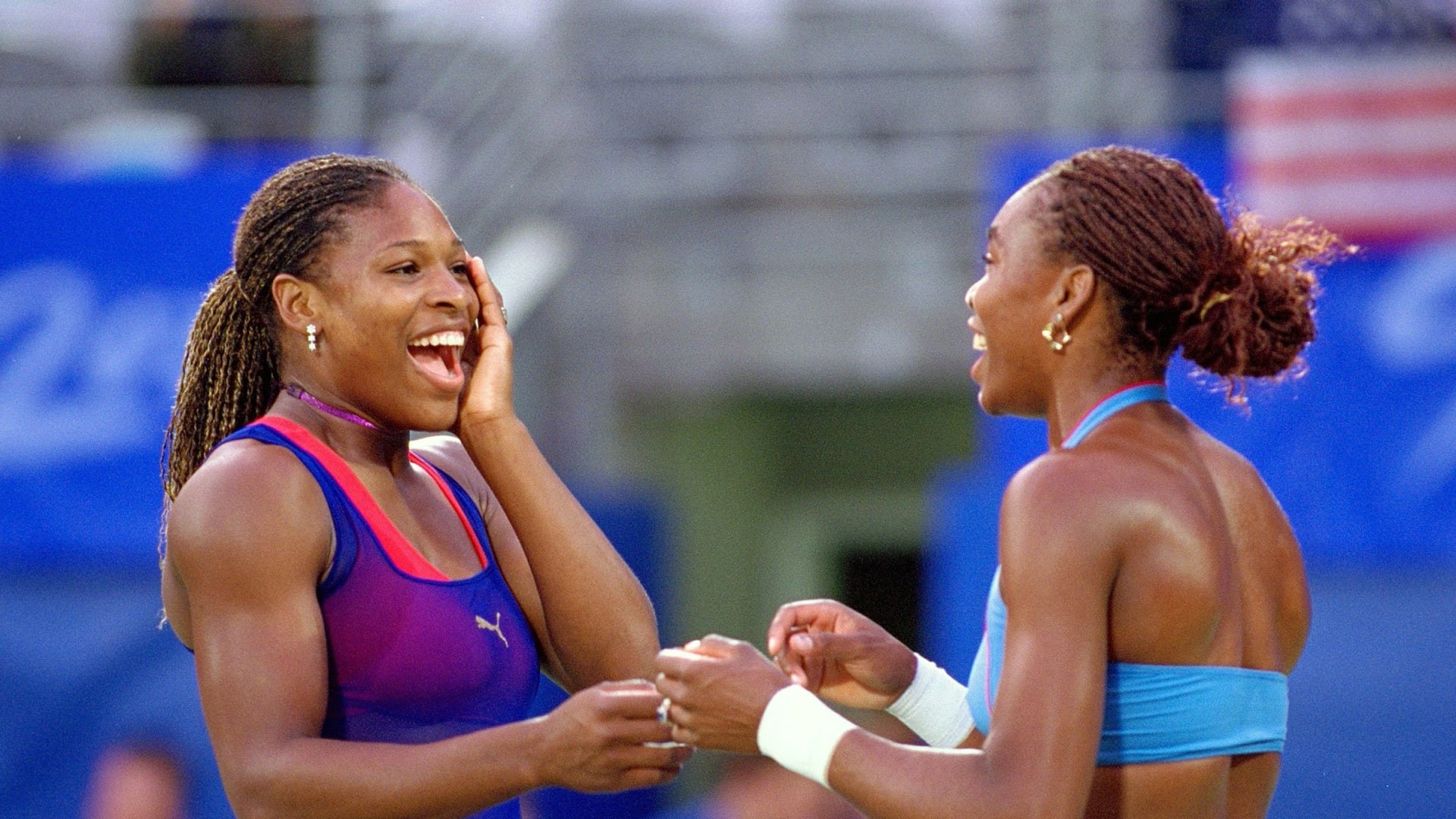 When Serena and Venus were part of the 1998 NBA All-Star Weekend celebrity  competition 🏀