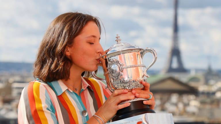 Top 5 Photos,10/11: 
Nadal snags 13th 
Roland Garros trophy
