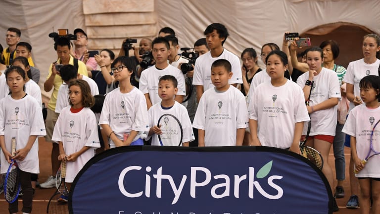 Li Na begins 2019 Hall of Fame Tour at City Parks clinic in New York