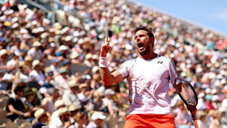 Looks of the day: 
Wawrinka perseveres
in Paris