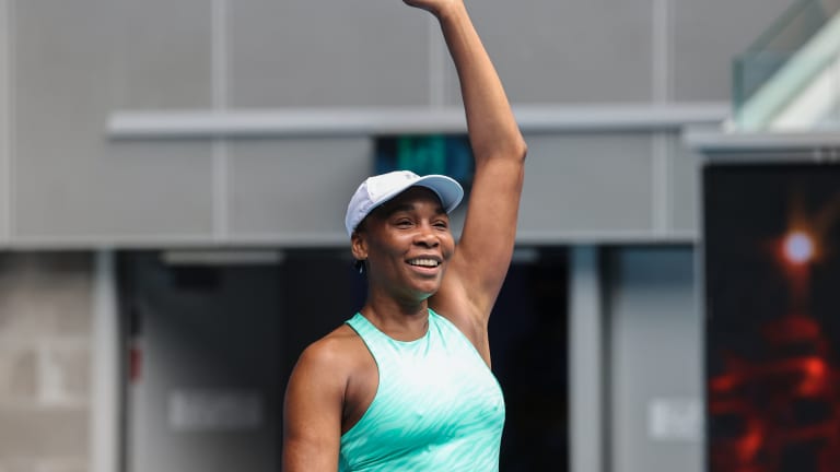 Osaka, Venus and Serena delight Aussie crowds with opening-round wins
