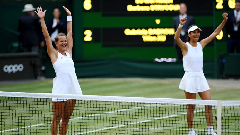 Top 5 photos: Wimbledon doubles champs include new No. 1 Strycova