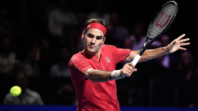 Federer flies past Albot and into quarterfinals on home turf
