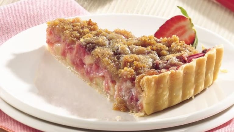 Parisian Recipes:
French rhubarb and
strawberry tart