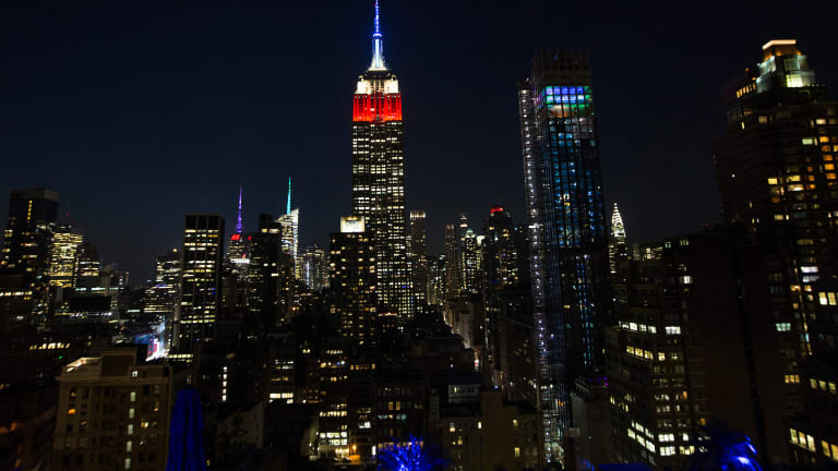 It's lit: Empire State Building gives NYC a taste of Roland Garros