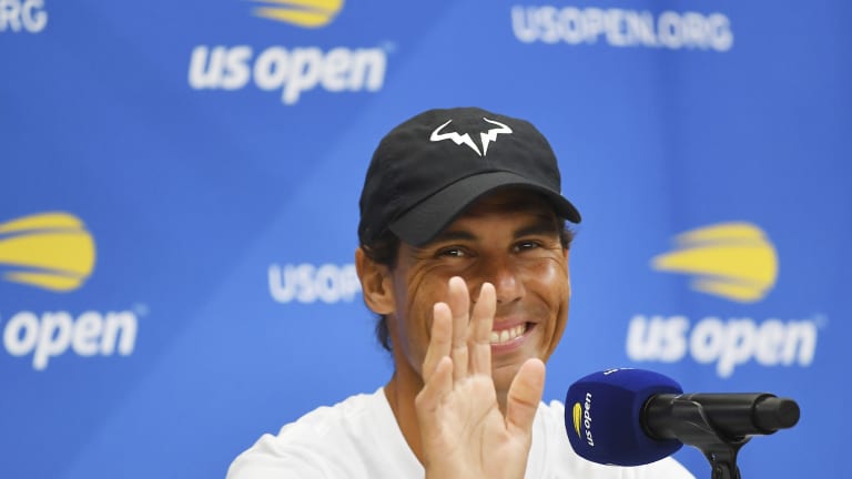 Top 5 Photos, August 23: Federer frenzy at US Open; media day blitz