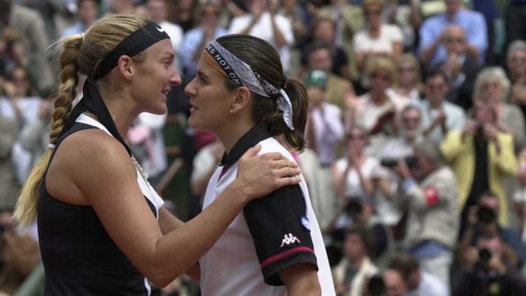 Return Winners: 
The 2000 WTA 
Roland Garros final