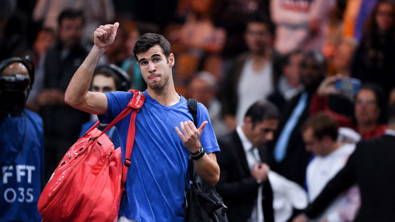 A frustrating year ends in defeat for defending Paris champ Khachanov