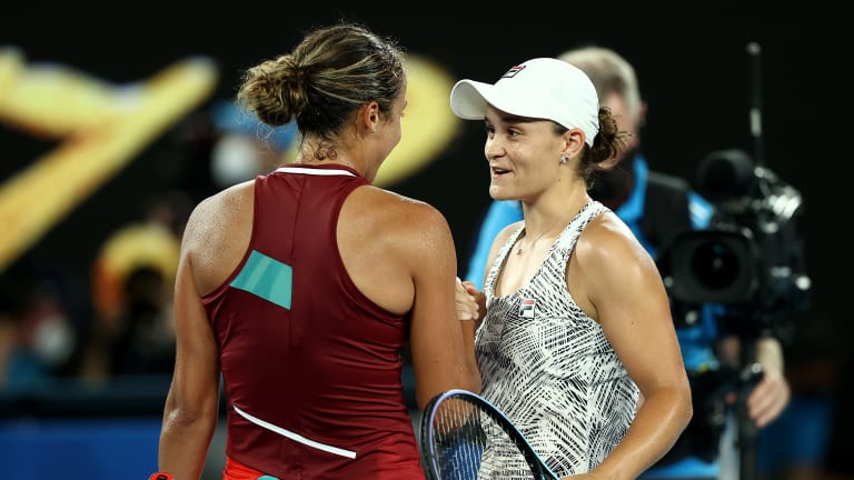 Barty improved to 3-1 in major singles semifinals; Keys dropped to 1-4.