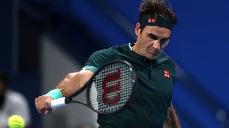 Top 5 Photos 3/10: 
Federer grabs first 
win in 405 days
