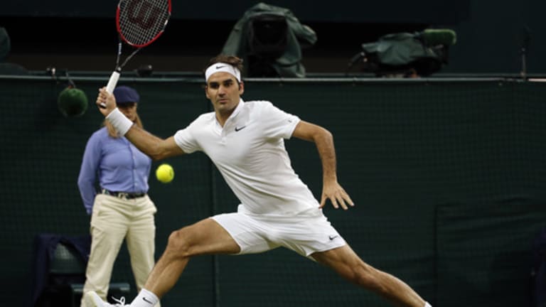 Federer sweeps past Evans, another crowd favorite, to advance to fourth round