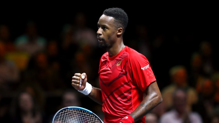 Top 5 Photos, 2/13: 
Monfils catches 
fire in Rotterdam
