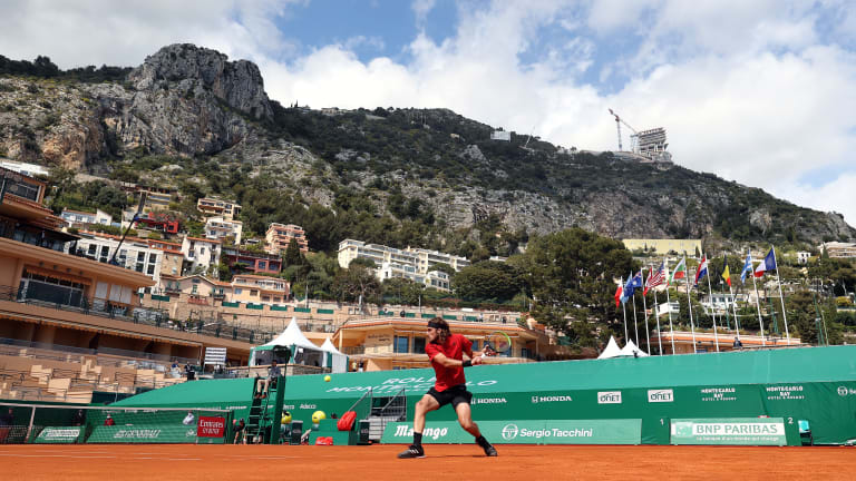 Top 5 Photos 4/13: 
Play resumes in 
Monte Carlo on Day 3