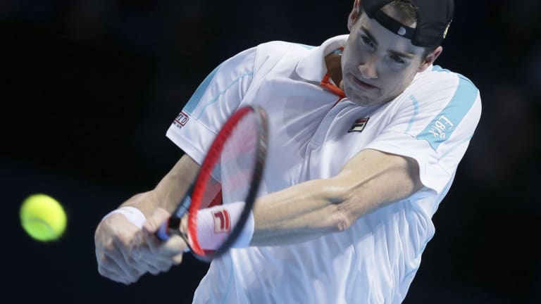 Isner scores his first win of 2019, over Tomic at the New York Open