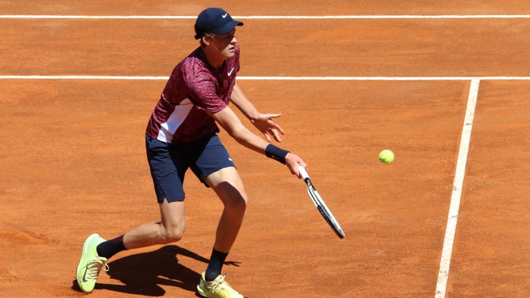 Top 5 Photos, 5/10: 
Djokovic and Murray 
practice together