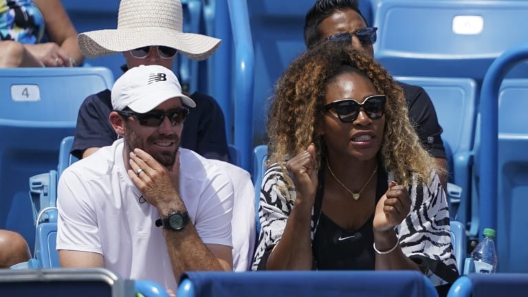 “Chill” Serena helps
Venus reach last 
eight in Cincinnati