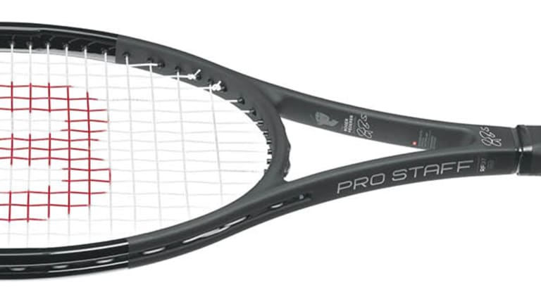 Back in Black:
Federer's new
Wilson racquet