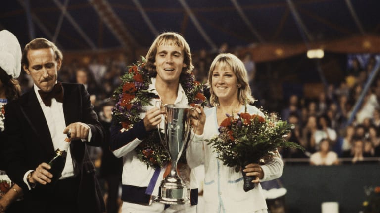 John Lloyd and Chris Evert, after winning a charity doubles match against Bjorn Borg and Mariana Simionescu, in 1980.