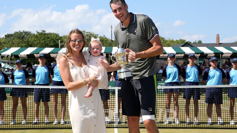 Isner ousts Bublik to win Newport in second event back from injury