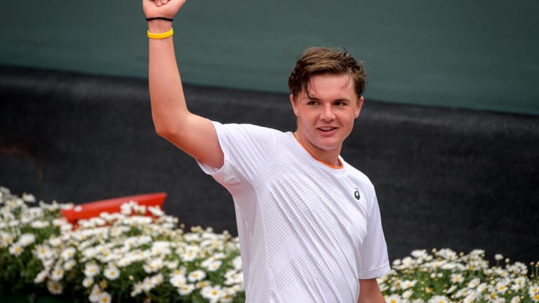 Top 5 Photos, 5/18: 
Swiss teen wins 
first ATP tour match