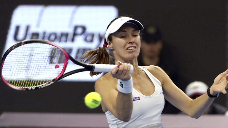 Hingis announces 
her retirement at
the WTA Finals