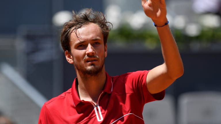 Daniil Medvedev conquers clay demons to advance in Madrid