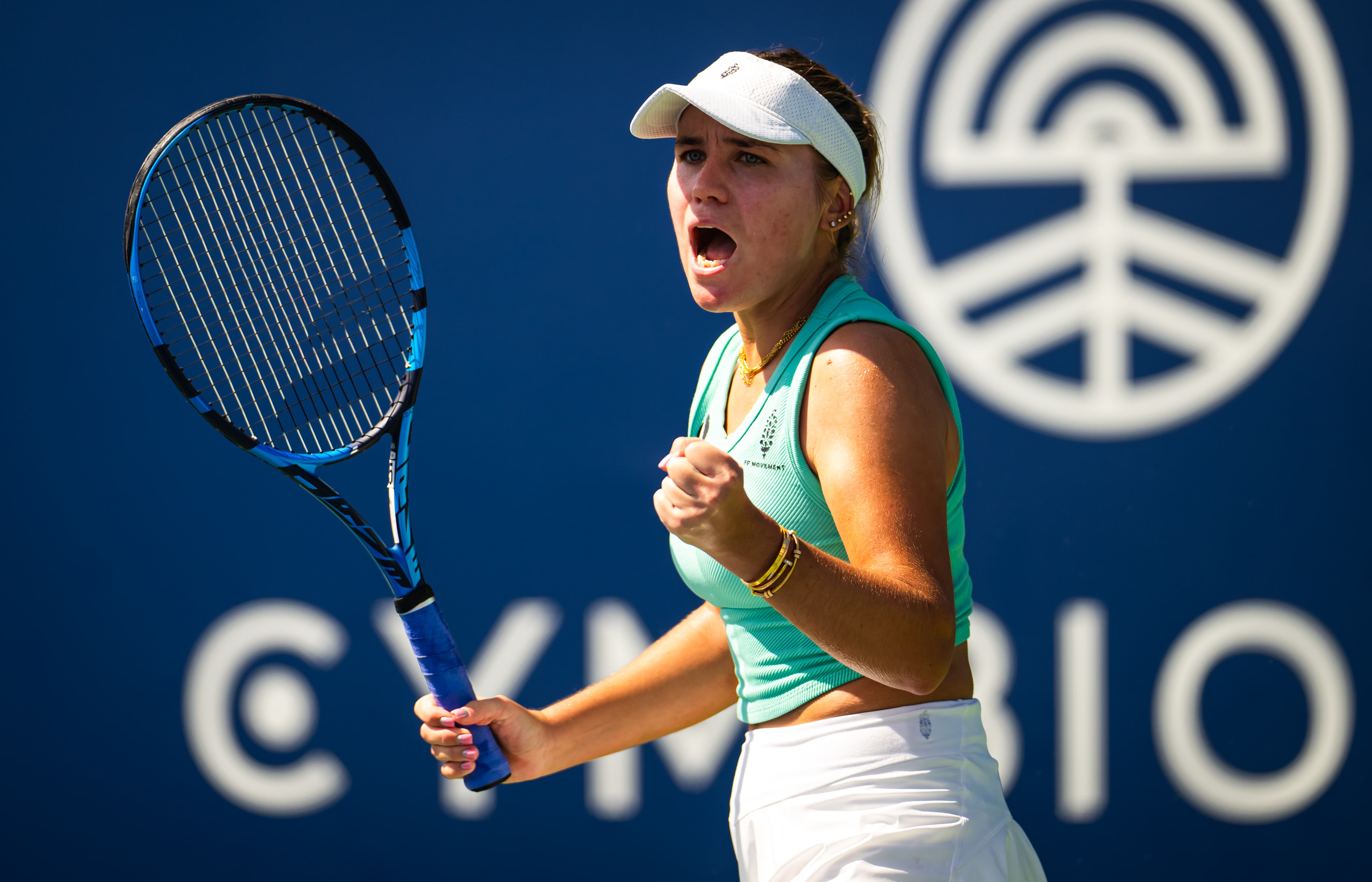 TECH Talk Sofia Kenin is back(hand) and making moves in San Diego