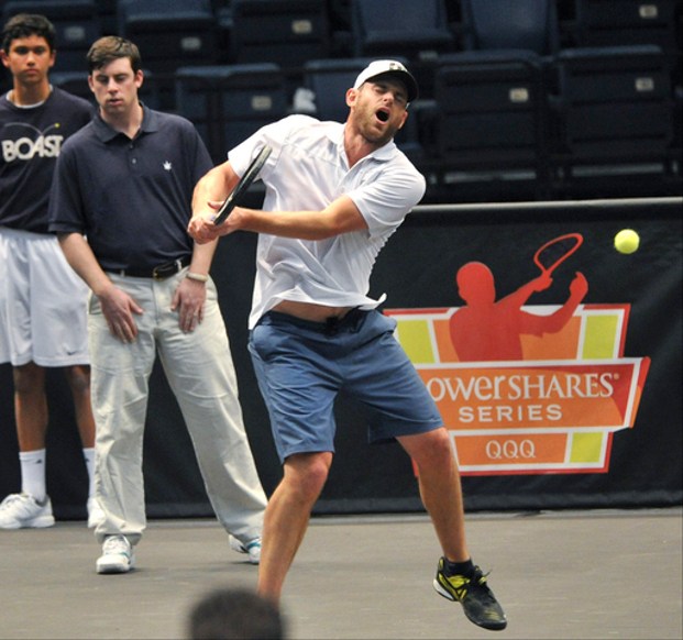 Roddick wins Birmingham in PowerShares Series debut