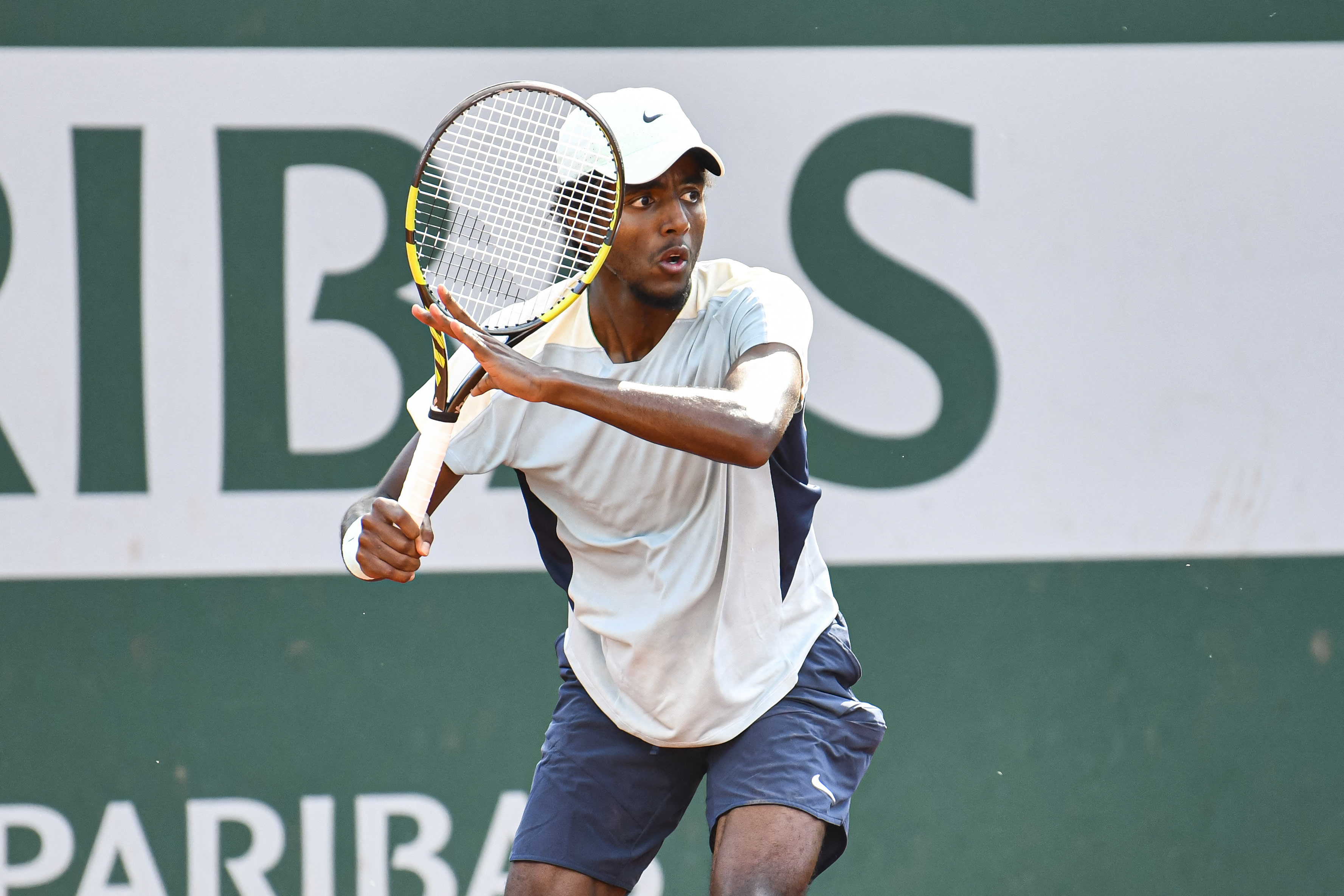 Elias Ymer destroys a camera at Salzburg Challenger, only gets a warning