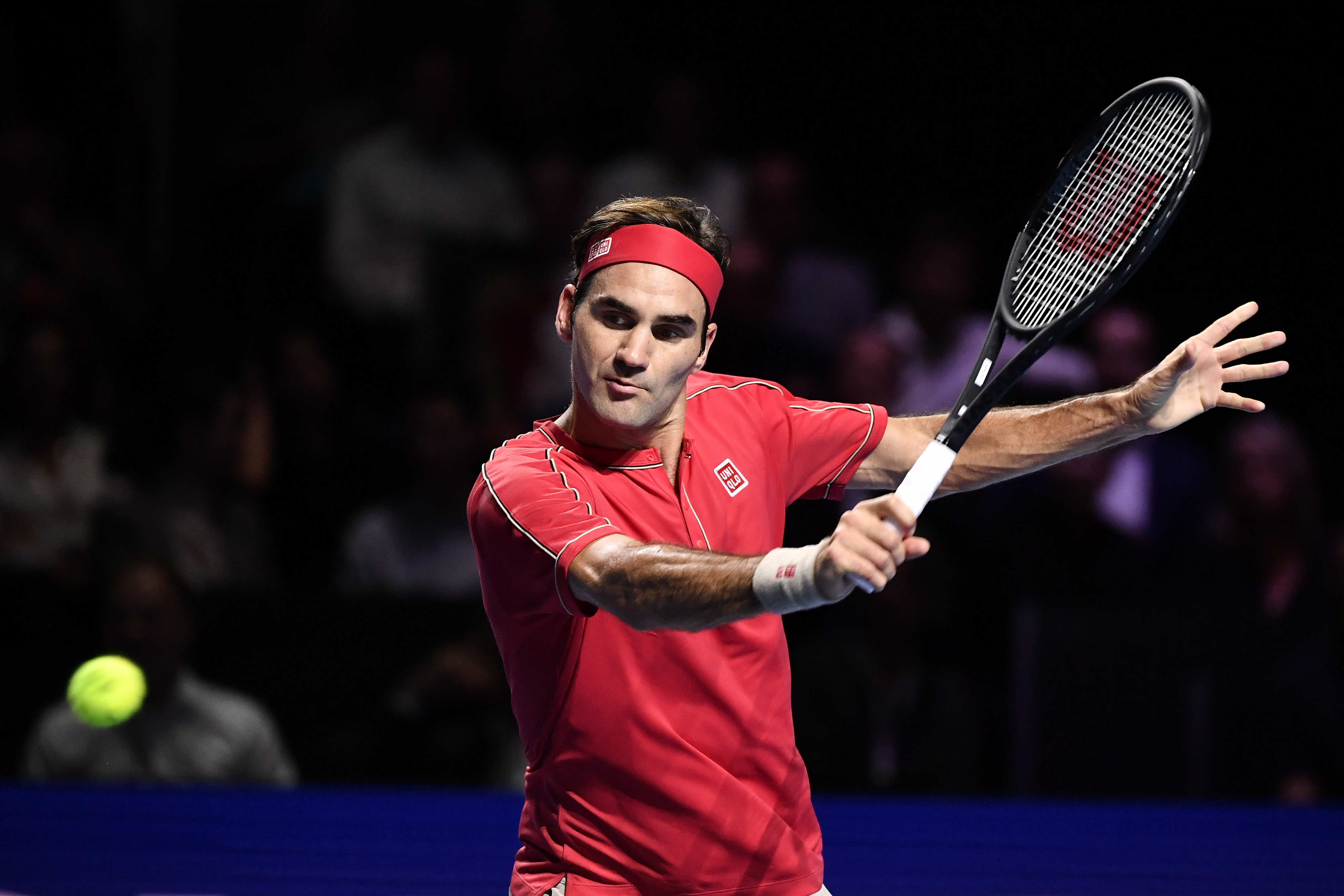 Federer flies past Albot and into quarterfinals on home turf
