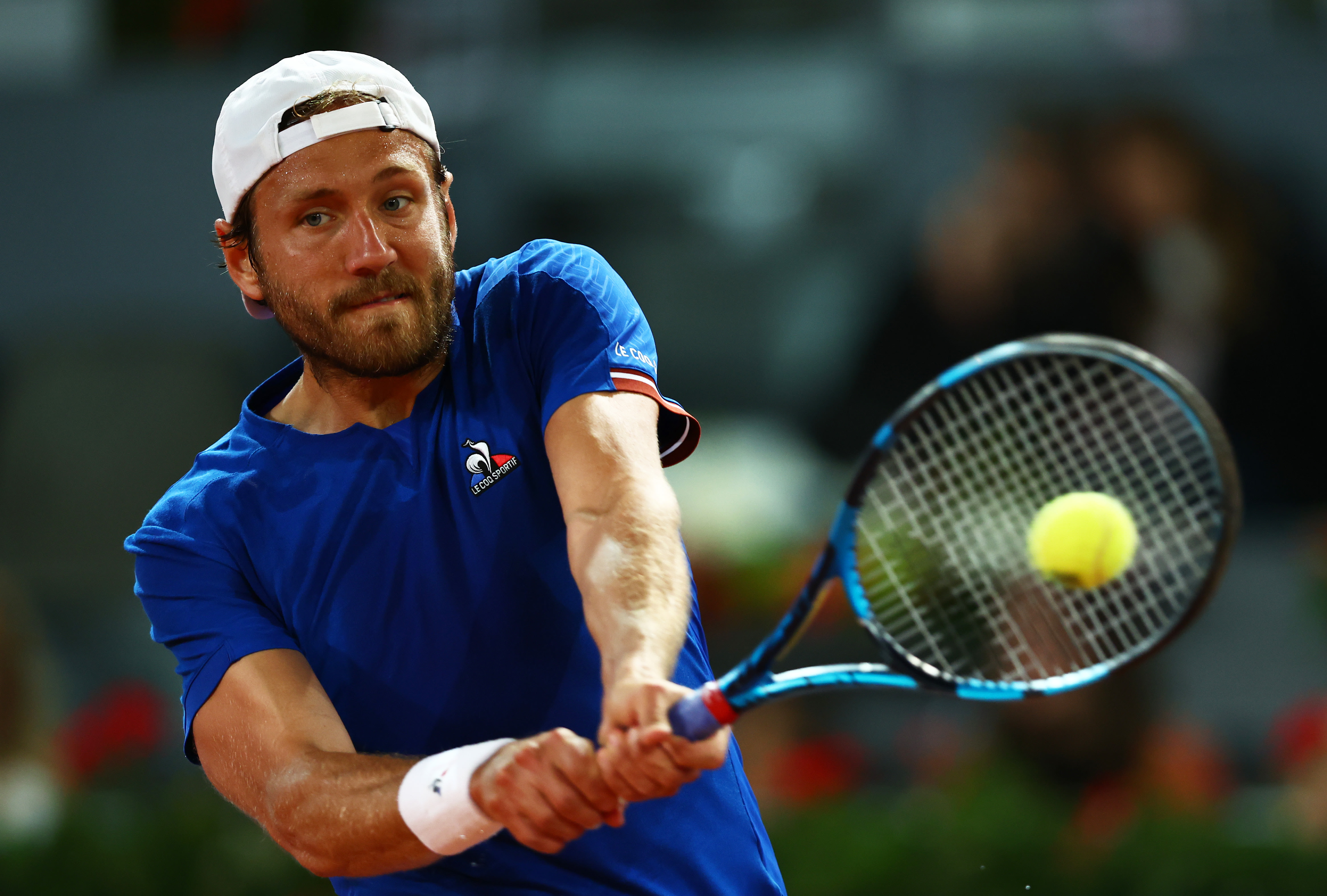 WATCH Lucas Pouille celebrates with baby daughter after qualifying for Roland Garros