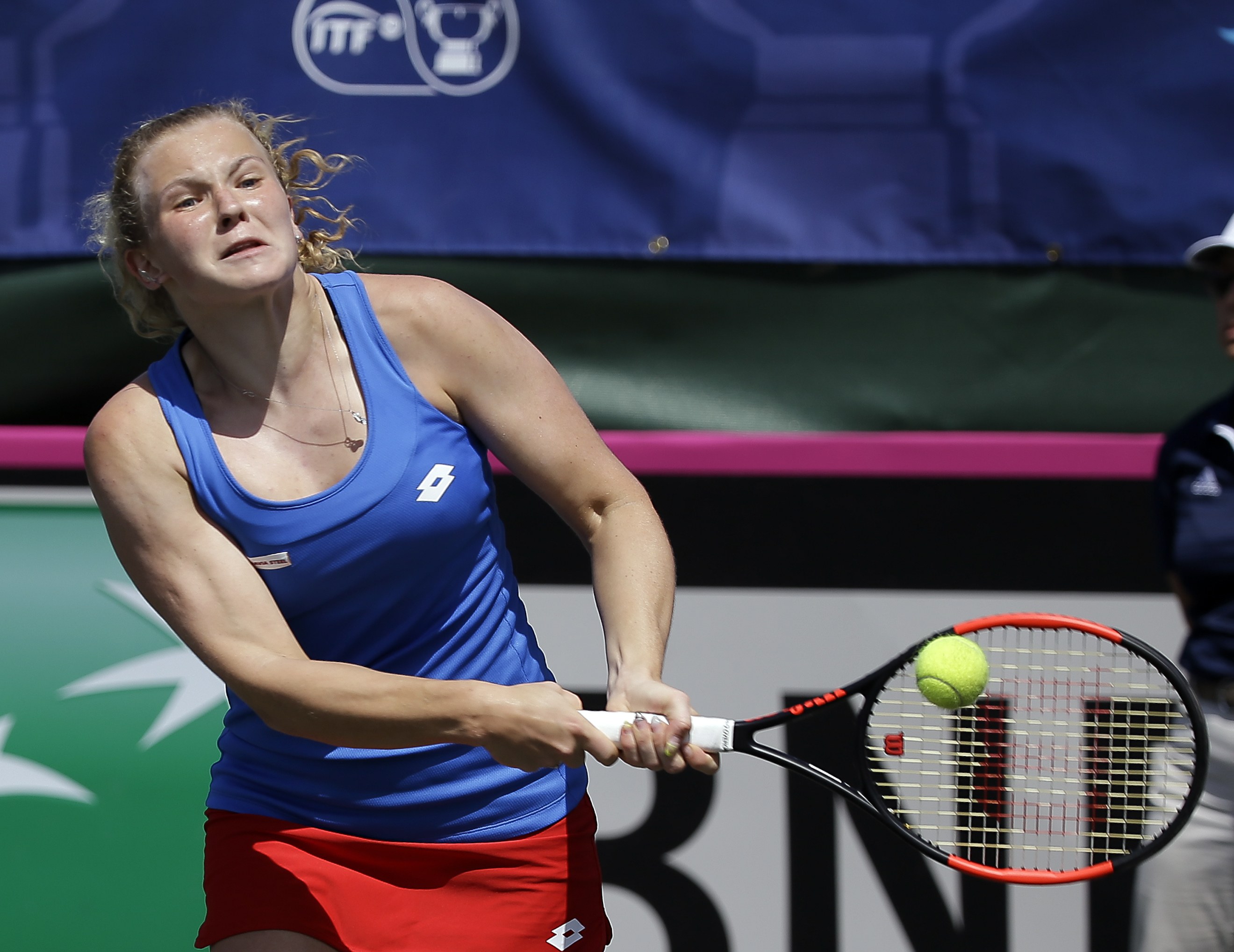 Katerina Siniakova beats Caroline Wozniacki for Swedish Open title