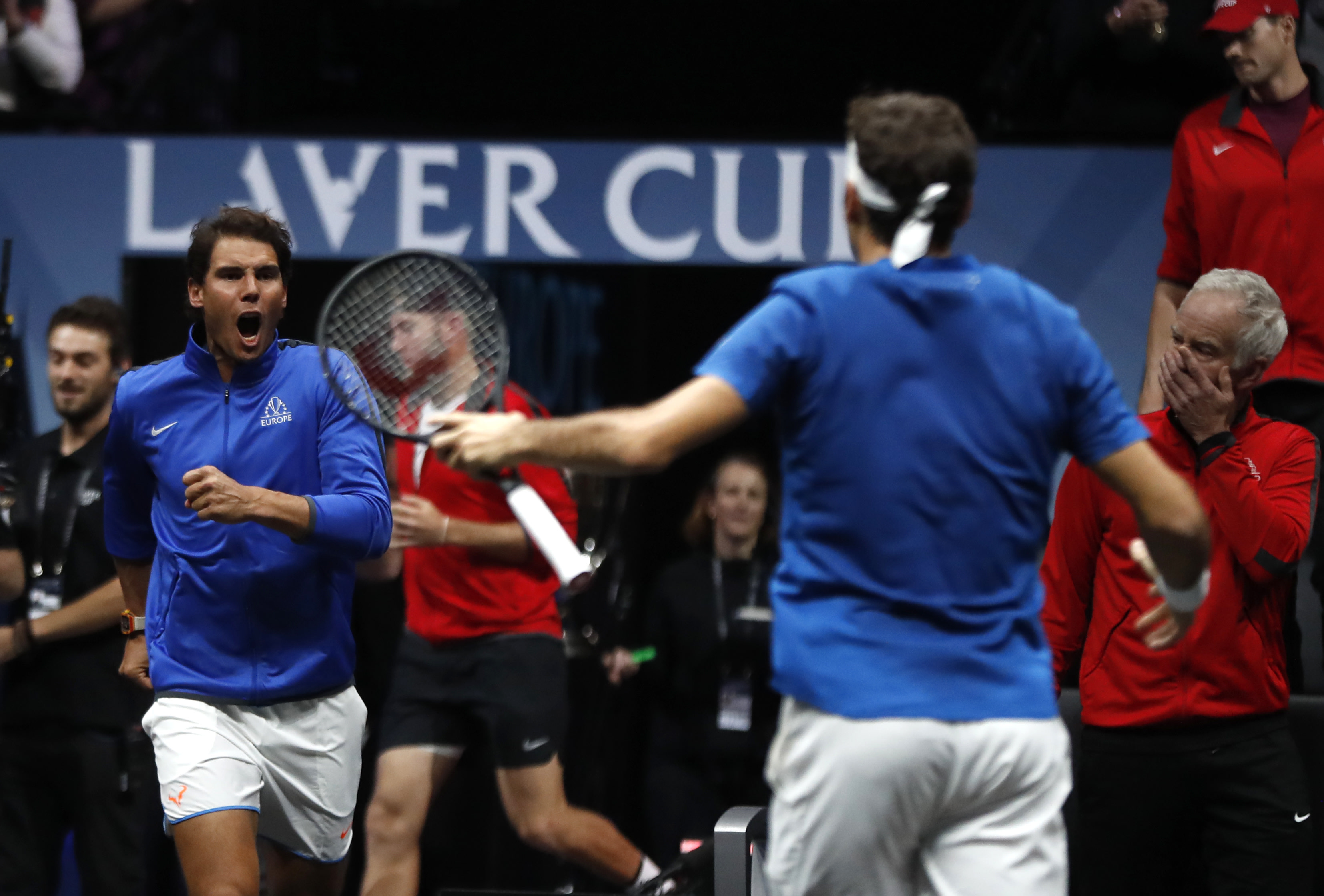 Roger Federer clinches Laver Cup for Team Europe with win over Kyrgios