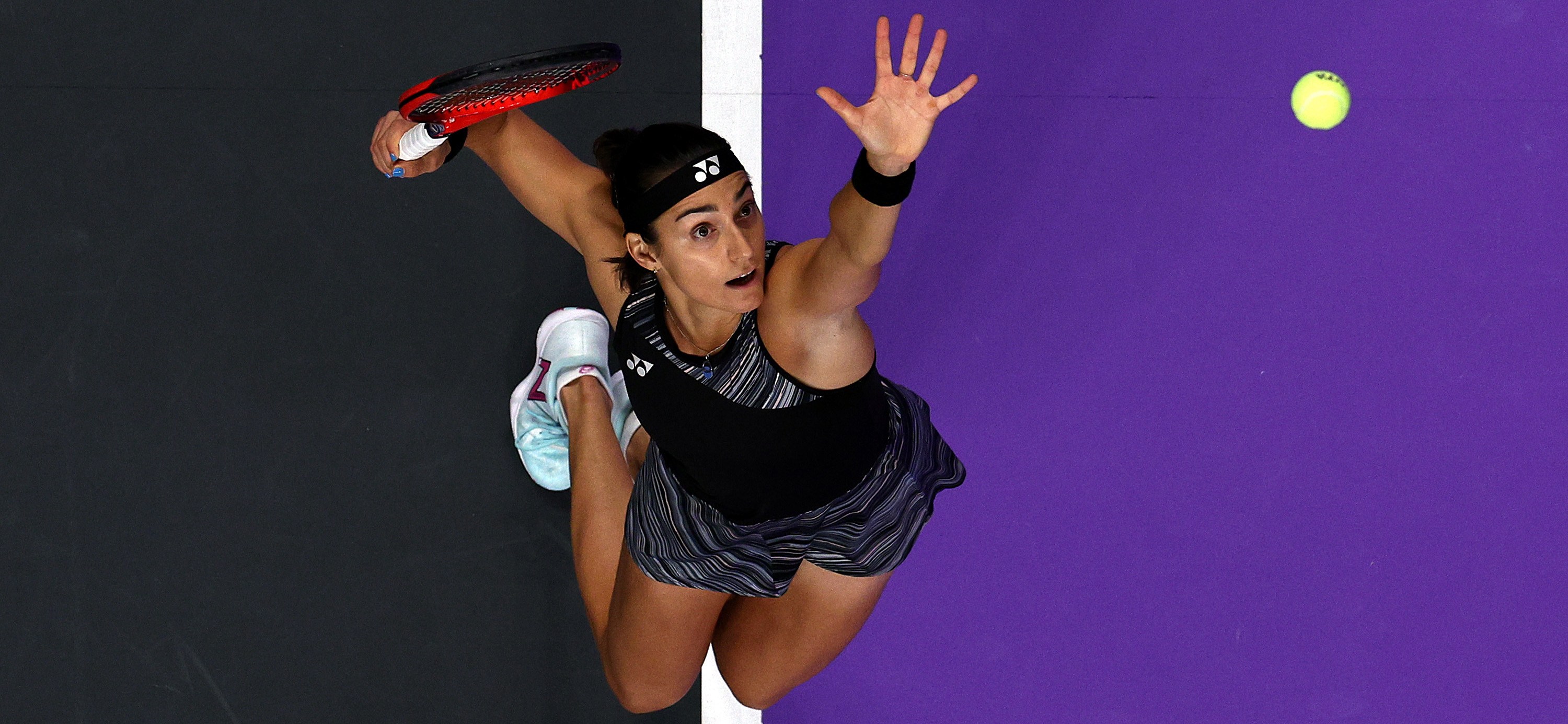 Caroline Garcia storms into WTA Finals championship match with Maria Sakkari domination