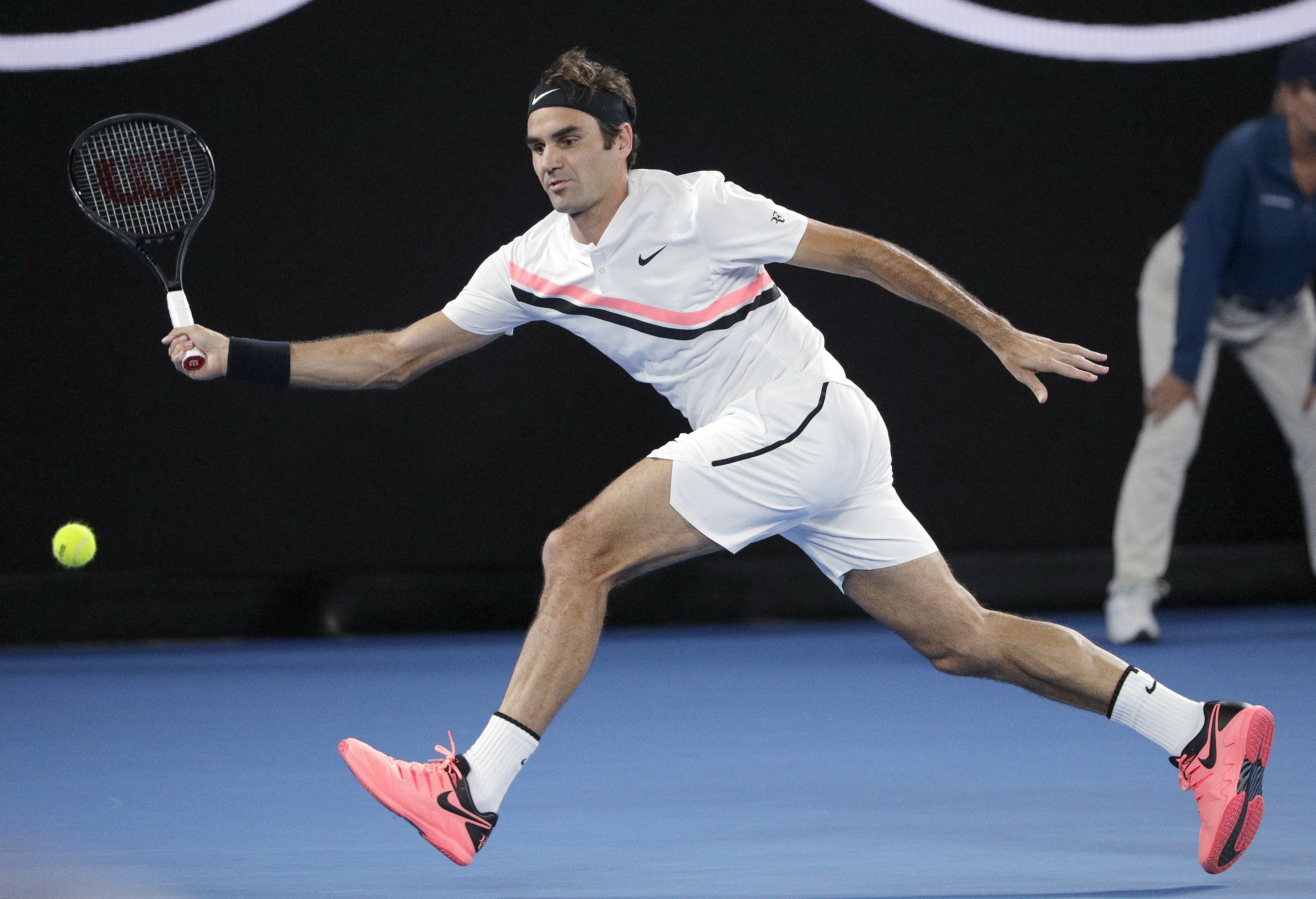 Roger Federers match-worn outfit from the 2018 Australian Open—where he won his last Grand Slam title—is up for auction