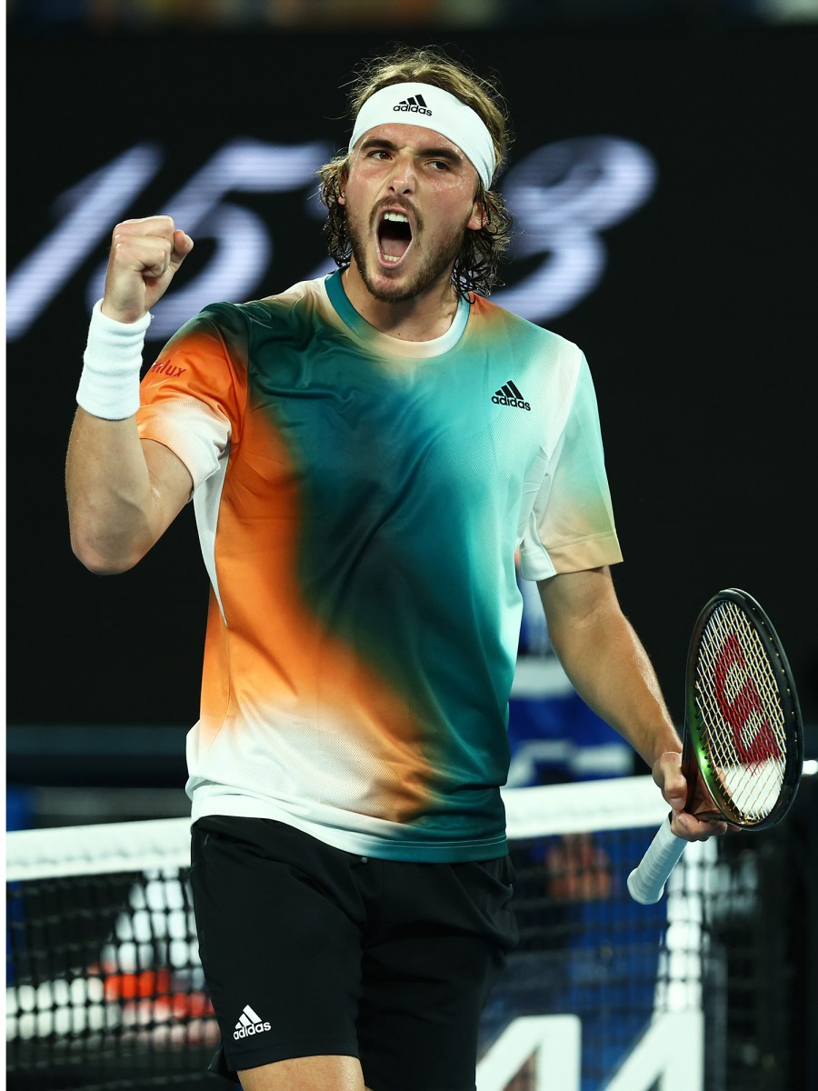 Stefanos Tsitsipas holds off Jannik Sinners surge to win 4-hour, 5-set Australian Open battle Tennis